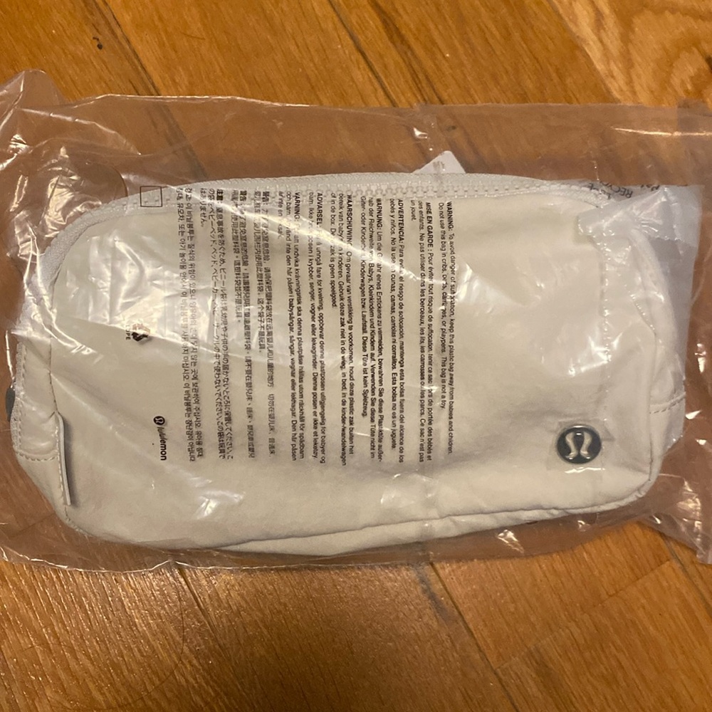 Lululemon Everywhere Belt Bag in White Opal